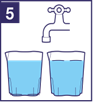 Каждый раз наполнять стаканчик водой или прозрачной жидкостью до мерной линии.